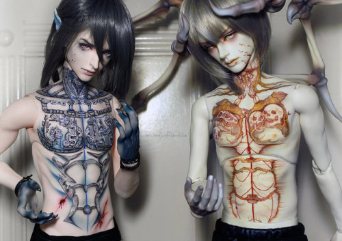 clouetvis:  Chicken and Wolf by propertyoftheuchiha [FabuulaRasa] on Flickr.