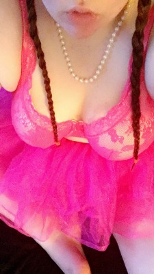 chubby-baby:You said you wanted more submissions 🙈🙈 ——————  Yesssss!!! This is so cute omg, I’m so envious of your bra&amp;tutu (or is it a dress??) Look how much you’re matching. 💕 Thank you @braidsandbruisedknees   + your name