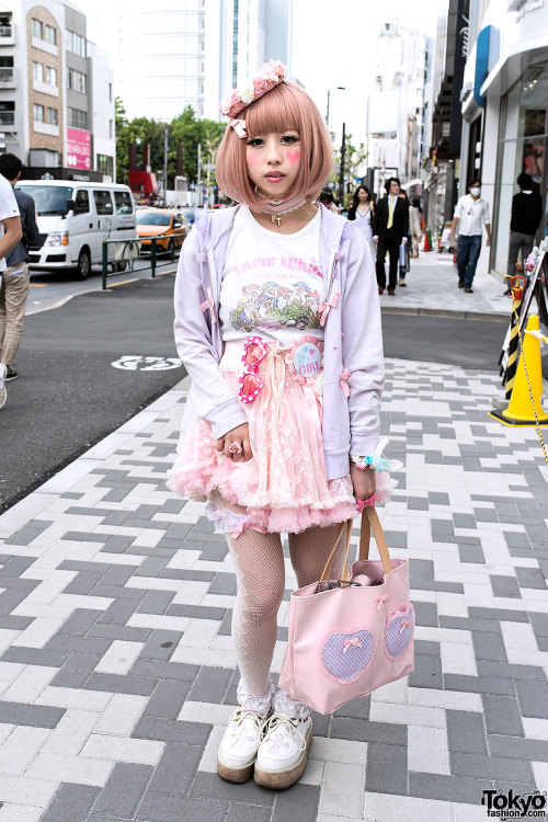 tokyo-fashion:  Haruka in Harajuku w/ Snow White top, tulle skirt & winged creepers. Been seeing her around a lot lately & she’s always kawaii. 