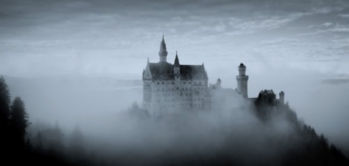 willkommen-in-germany:Neuschwanstein im Nebel