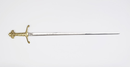 art-of-swords:Prince of Wales’s Investiture SwordCreator: Garrards (silversmith)Dated: 1911Medium: s