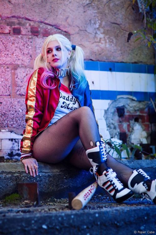 cosplayandgeekstuff: Jesschii (UK) as Harley Quinn.Photos by:  Paper Cube ❤️