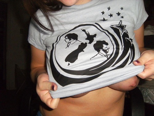 all-kinds-of-racks:  Young chubby girl with glasses and big tits