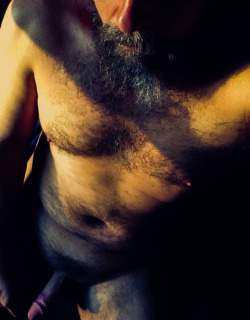 ourgentlemensclub:   I haven’t submitted in a while.  I’d love to get on your index list ;)  My blog header has links to both my blogs sfw and nsfw. Light, shadows and filters Thanks, TheBeardedManNextDoor  I’ll have to add you! I love the sun