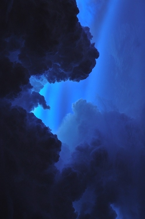 essenceofnxture:  BLUESUPERNATURE on 23 January, 2015 at 10:46Blue has no dimensions;