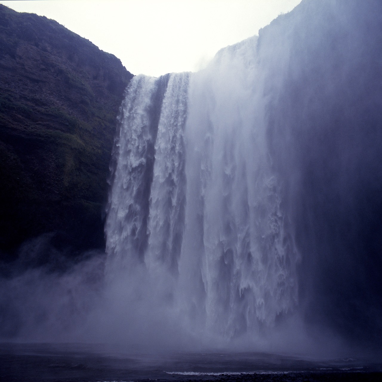 cerceos:  Matthew Benton  Skógafoss, Iceland. 