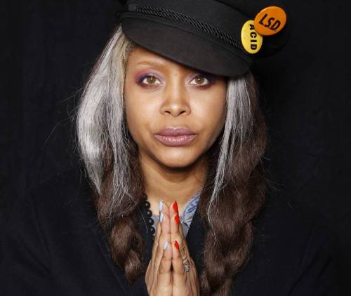 micdotcom:  Erykah Badu’s approach to aging adult photos