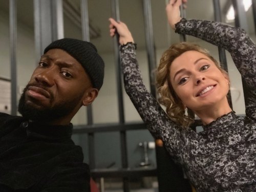 rosaortecho: imrosemciver “If I put my arms in the air they’ll know we’re doing a comedy”