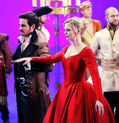 ouatfashion:Hook and Emma together… and she’s in a great ballgown; from season finale(s) 3x21/3x22 “