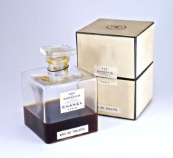 artofashion:Vintage Chanel Perfume1940’s