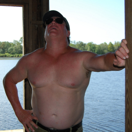 thickbear475: wrestlerswrestlingphotos: Musclebear Outdoors Handsome Daddy from GLOBALFIGHT.com gall