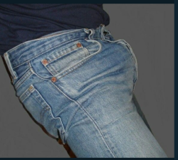 sexualplayer:  superleecooper:  gettin aroused in Levi jeans!  http://sexualplayer.tumblr.com