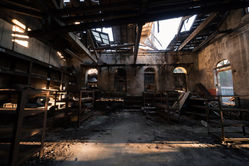 煉瓦造りの発電所跡Abandoned power plant.