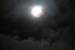 thoughts-of-an-x-factor:  Lunar Eclipse,