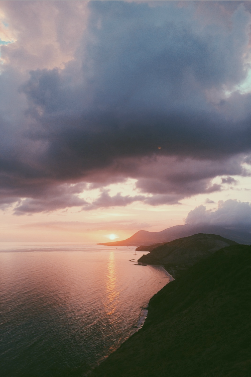 theencompassingworld:  expressions-of-nature:  by WITHHEARTS  The World Around Us