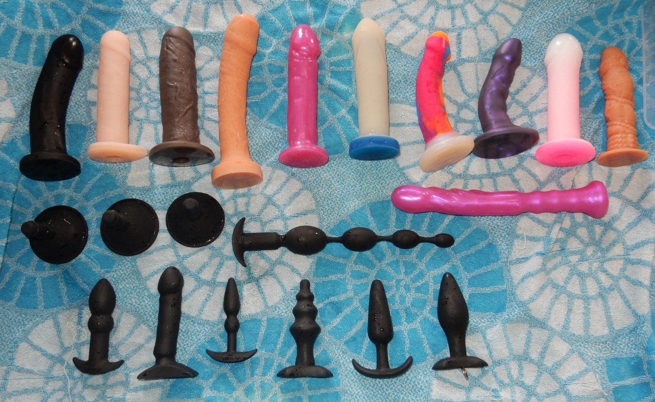 submissivefeminist:  My babies are squeaky clean! (Check out my full toy collection