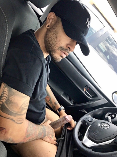 serviceforblacklatinomen: administrativejigga:  boricuadream:  l3mateur: in the drivers seat  Que rico en el carro    I’ll ride in that Mercedes boy @platstud   Hot!! Sexy KING  Fave   Reblog 