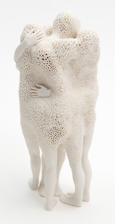 itscolossal: Anonymous Figures Struggle Against Nature in Porcelain Sculptures by Claudia Fontes