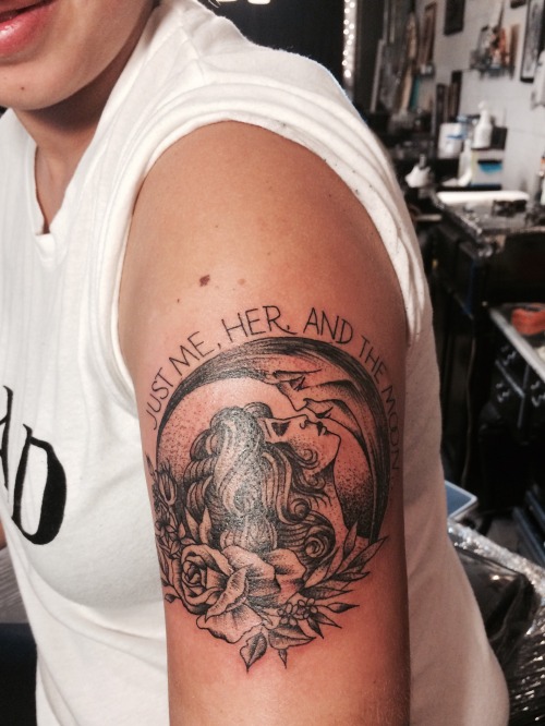 glittersuitlouis: when you’re gay af and also 1D af