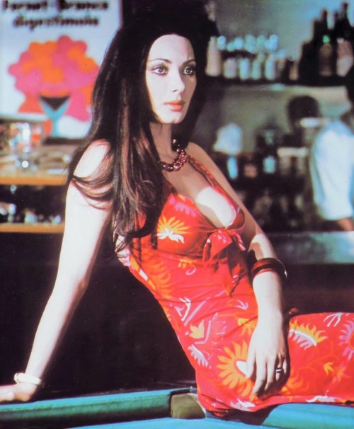 aloneandforsakenbyfateandbyman:Edwige Fenech, 1973