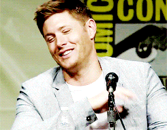 jensengifsdaily:  Jensen Ackles at San Diego Comic Con, 2012