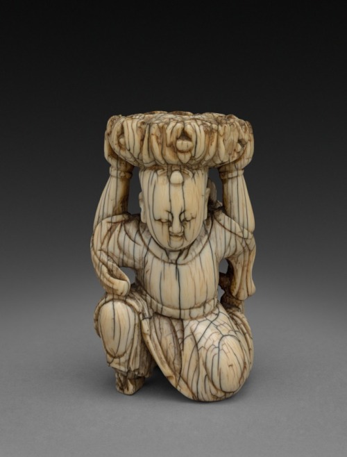 cma-chinese-art:Kneeling Boy, 16th Century, Cleveland Museum of Art: Chinese Art1990Catalogue of the