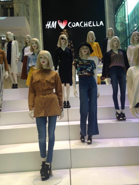 taylorswift:  iwas-ench-anted:  H&amp;M seems to be spawning an army of Taylor