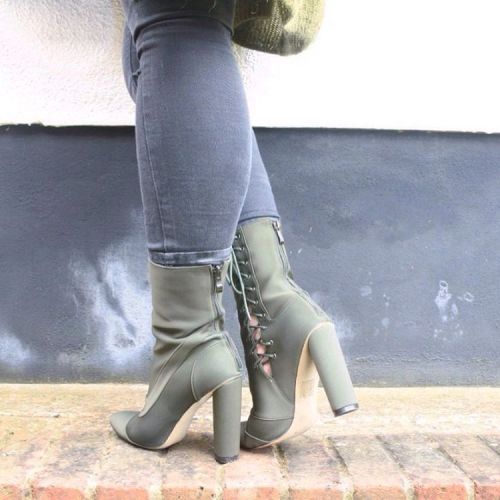 Still can&rsquo;t get over these @publicdesire boots #shoegame #publicdesire #fblogger #ootd