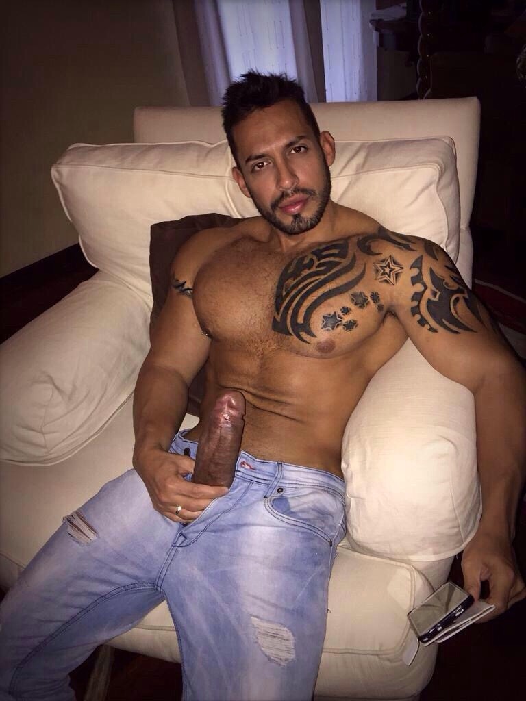 cumandworship:  Use me, Viktor Rom 