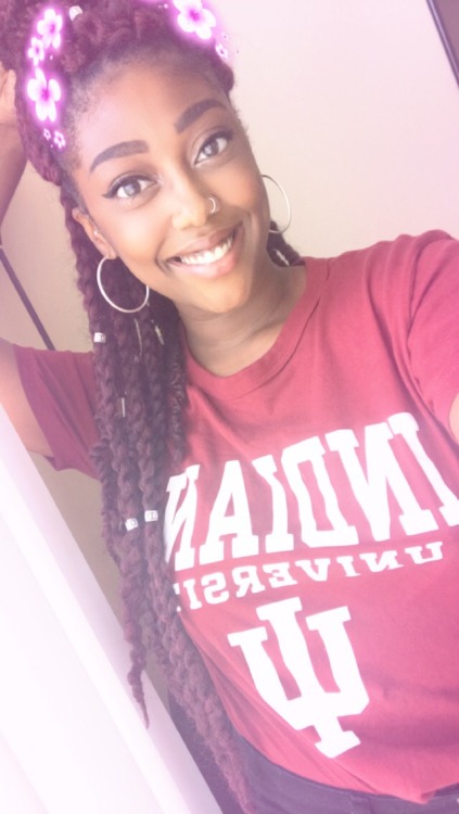 clarknokent:  cocoabutterbabe:  procrastination..  Love ya smile 