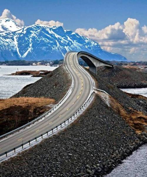 lynati:elodieunderglass:boringlauren:letslookingattheworldstuff:The Atlantic Road in Norway connects