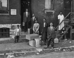 Lostinurbanism:  Moving Day * The Pruitt-Igoe Myth