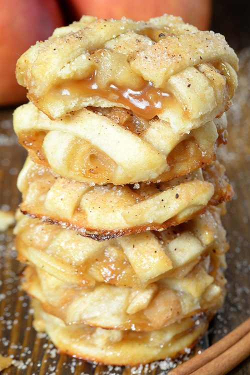 sweetoothgirl:  Perfect Apple Pie Cookies  