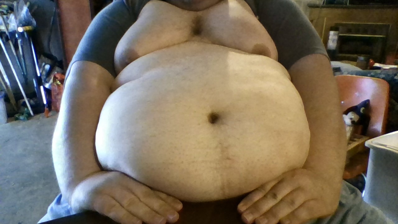 I felt particularly fat, so I thought it warranted a photoset and a video. 