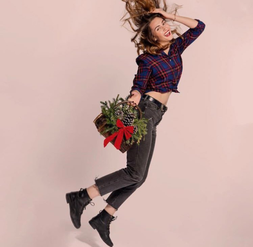  katbarrell When you find an abandoned holiday basket in the photo studio you make a digital Christm