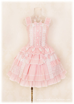 mahouprince:  This Anna House jsk is so incredibly precious &lt;3(I think I know my next lolita purchase!) 