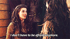 snowingbelle:   Sure, every now and then a girl needs some saving, but let’s get real here – at least half the time, it’s the other way around. A big part of Once Upon A Time‘s appeal lies in its compilation of female characters that kick butt.