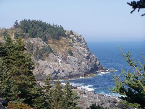 thunderandthrottle: Monhegan Island - Off the coast of Maine. To visit you have to take a ferry. To 