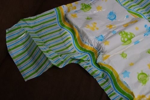 babytrevor:  mydiaper-love:  #mydiaper #windeln #diaper #AB/DL #saveexpress #windeln für erwachsene #adult diaper   I really want these 