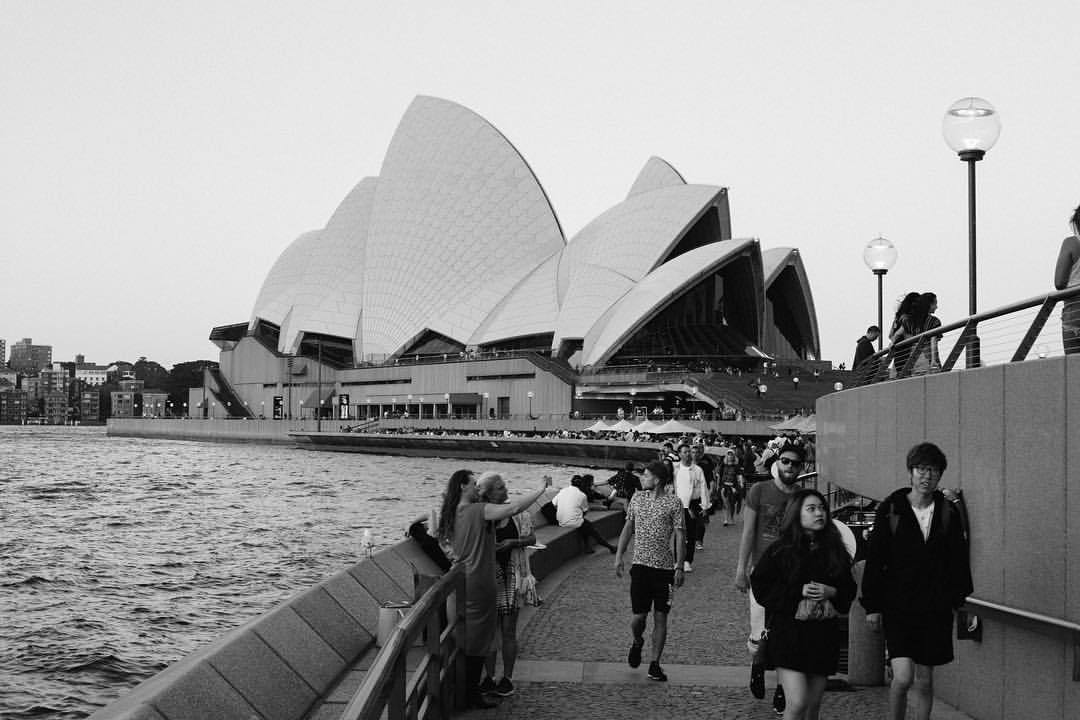 Walkabout: Sydney edition.
.
.
.
#sydney #leica #myleicajourney #travel #sydneyoperahouse #tourlife #cityscape (at Sydney, Australia)