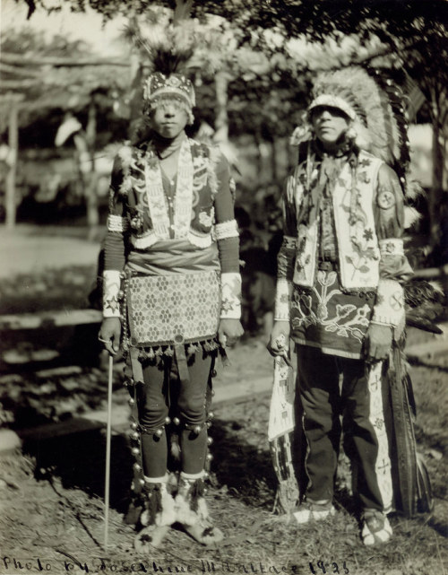 vintageeveryday: Meskwaki portraits taken by Josephine Wallace in 1925.