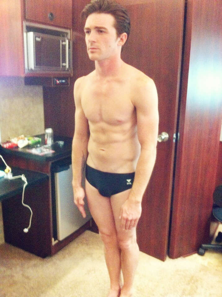 hotfamous-men:  Drake Bell