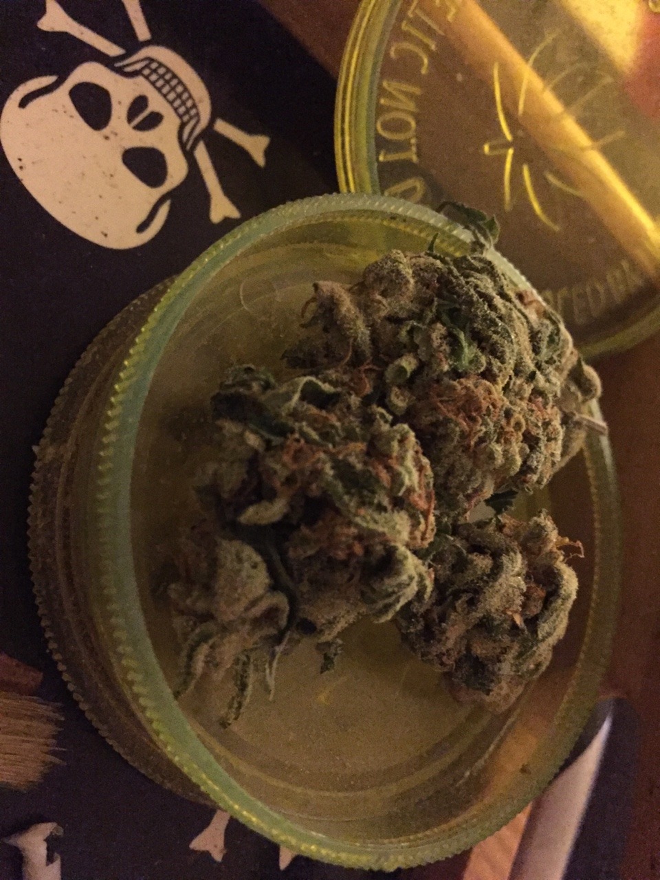 phoenix-eden:  Lovely last few nugs full of that dust we love 💚