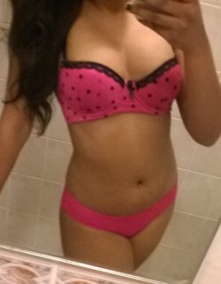 yolodrol:  Ain’t nothing like hot pink underwear to make a girl (f)eel sexy! Follow me for more at Http://www.yolodrol.tumblr.com If you would like to see pictures of myself Http://www.yolodrol.tumblr.com/tagged/self :3 not as pretty or sexy as these