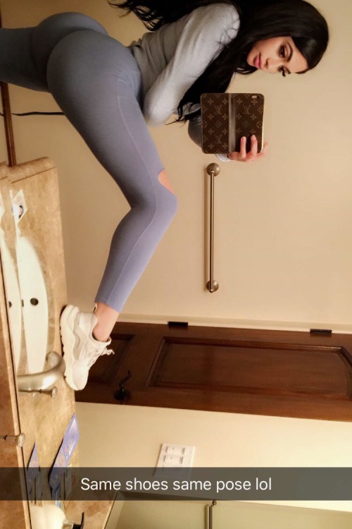 truefreak2015:  Shoe pose yeah right. Ass adult photos