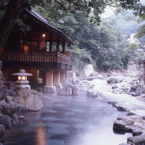 wickedlady4180:  Onsen (温泉) Is a term for hot springs in the Japanese language. As a volcanically active country, Japan has thousands of onsen scattered along its length and breadth. Onsen come in many types and shapes, including outdoor (露天風呂