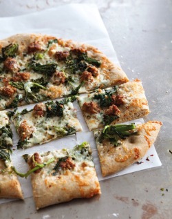 do-not-touch-my-food:  Whole-Wheat Pizza with Broccoli Rabe &amp; Turkey Sausage