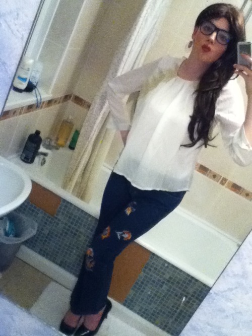 lucy-cd:  More Outfits!  Some aren’t that great, but I love the jeans <3