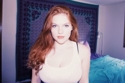 yourlittleredhead:  levicoralynn