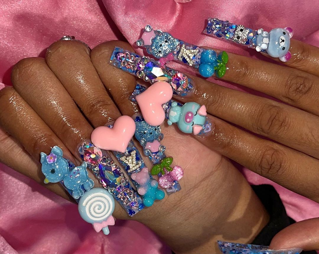 Bomb Nails! — @nailedbynii